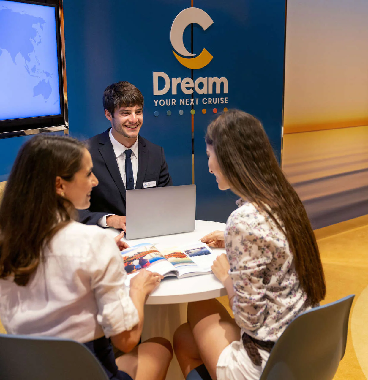 Toscana Costa Toscana will amaze you with its large outdoor spaces